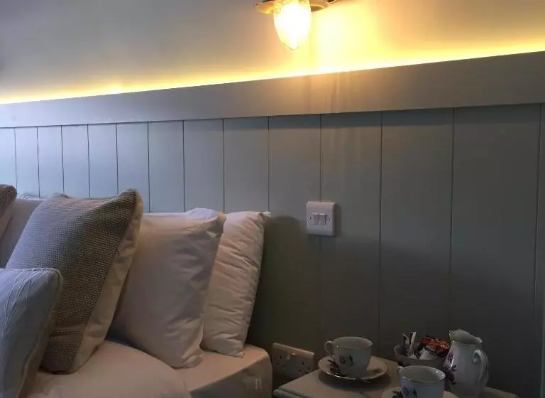 ペンション Riverbank, Country Pub And Guesthouse