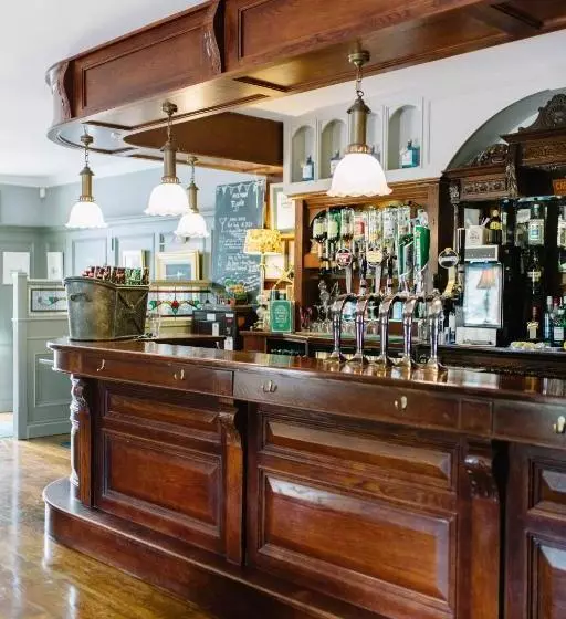 ペンション Riverbank, Country Pub And Guesthouse