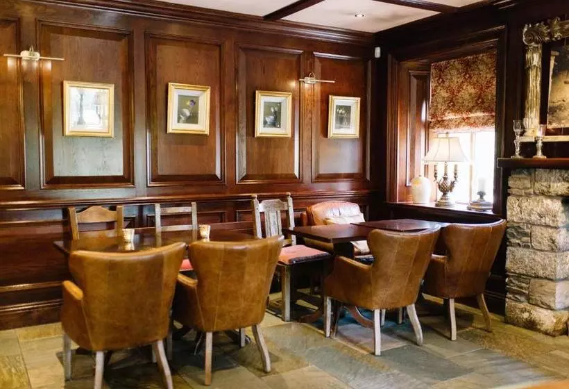 ペンション Riverbank, Country Pub And Guesthouse