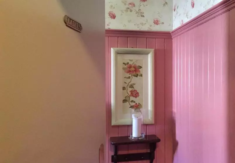 ペンション Riverbank, Country Pub And Guesthouse