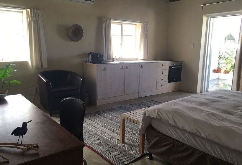 پانسیون Shiraz Estate Villa & Studios