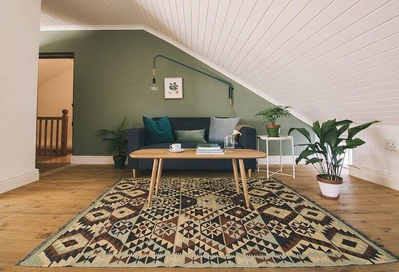 پانسیون Shiraz Estate Villa & Studios