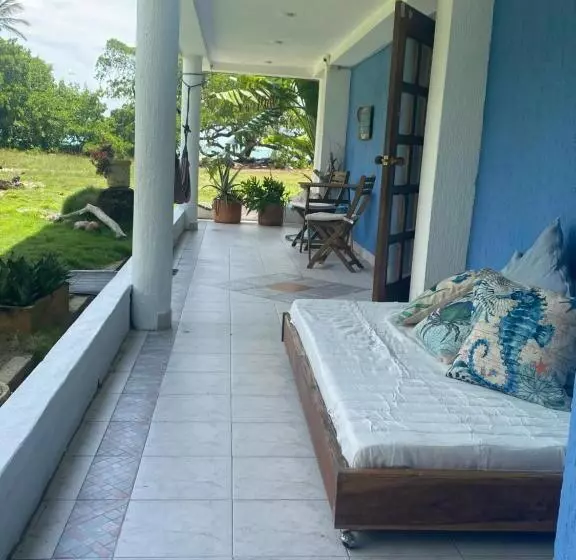 ユースホステル Islander House On Rocky Cay Beach