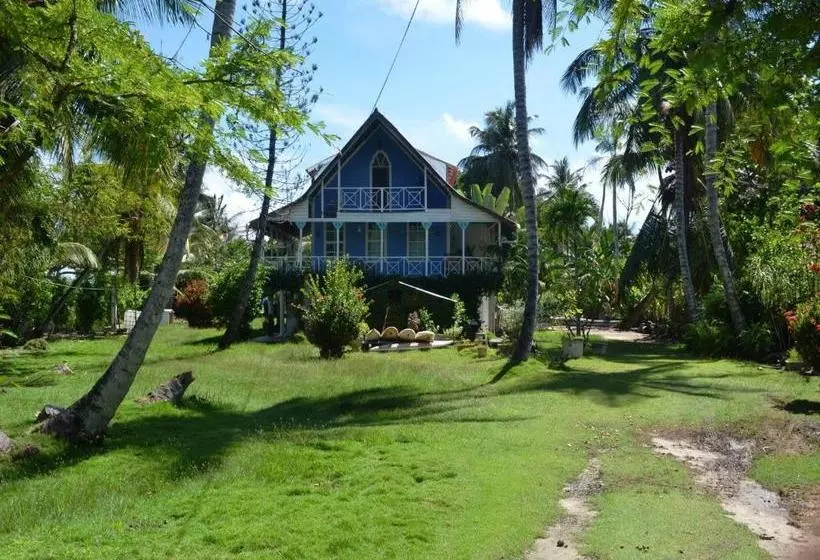 ユースホステル Islander House On Rocky Cay Beach