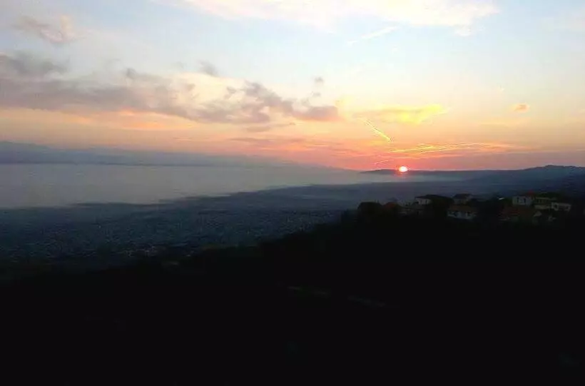 پانسیون Abramichi Guest House