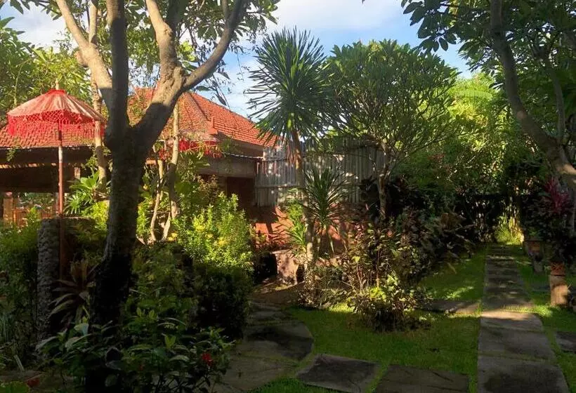 ペンション Pondok Shindu Guest House