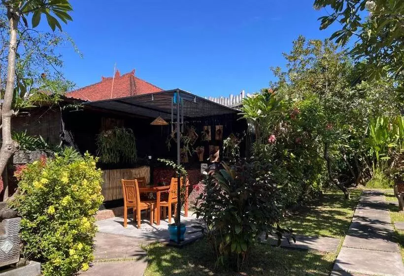 ペンション Pondok Shindu Guest House