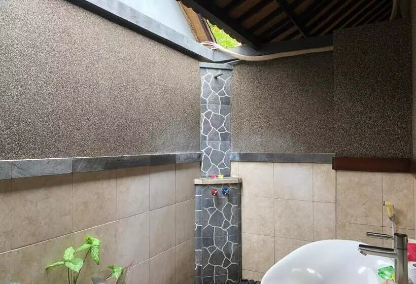 ペンション Pondok Shindu Guest House