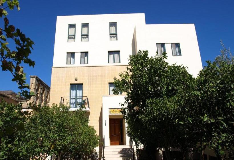 پانسیون Rivotorto Retreat House