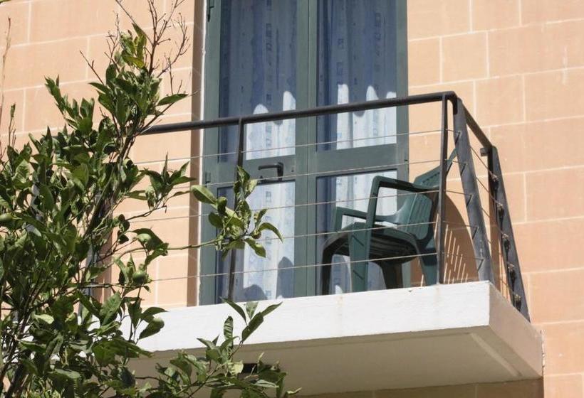 پانسیون Rivotorto Retreat House