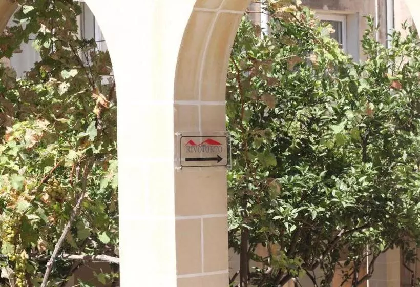 پانسیون Rivotorto Retreat House