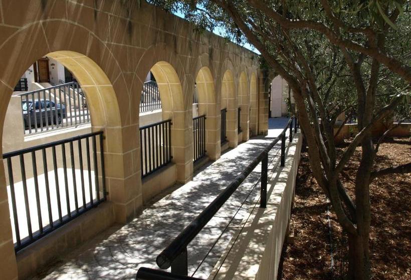 پانسیون Rivotorto Retreat House