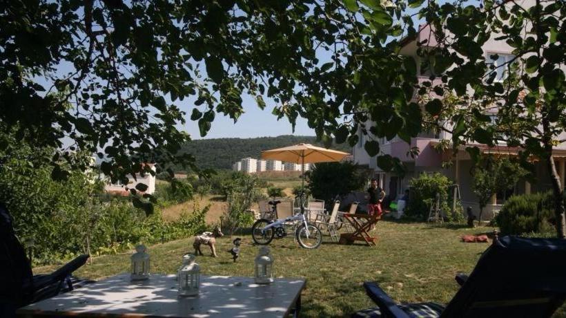 Hospedaria Big Garden Bahçeli Konak