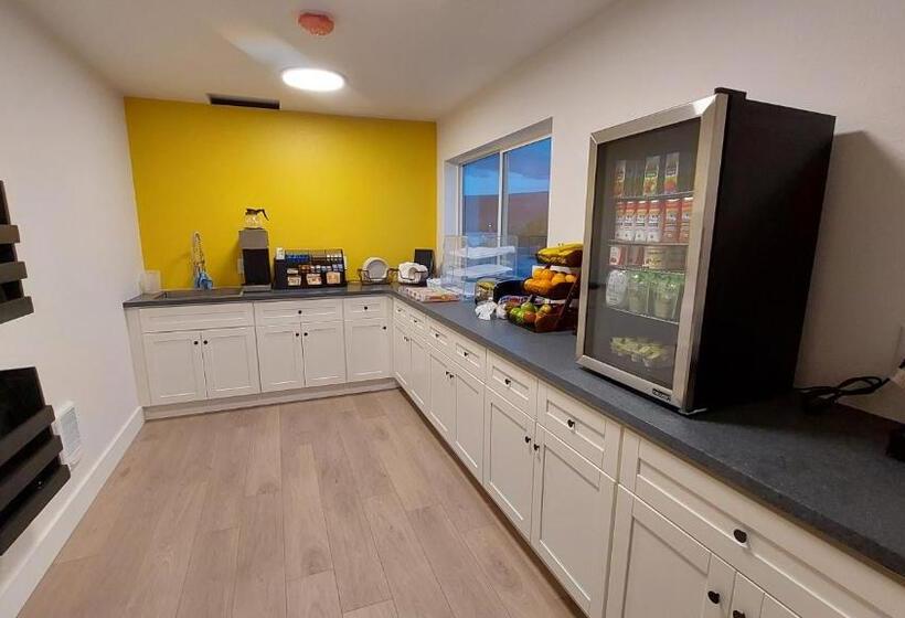 旅馆 Balanced Rock Inn