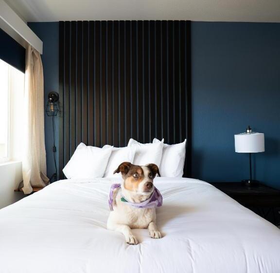 旅馆 Balanced Rock Inn