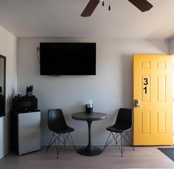 旅馆 Balanced Rock Inn