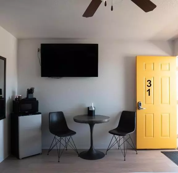 Retkeilymaja Balanced Rock Inn