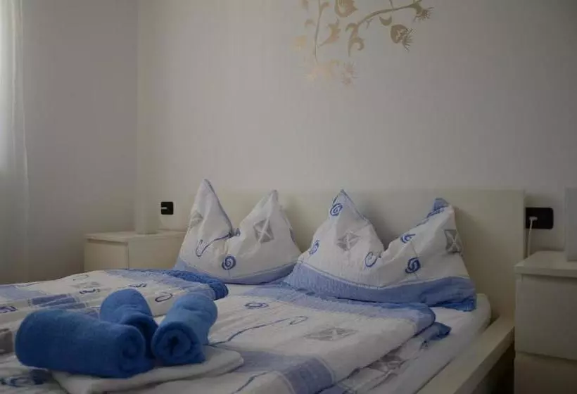 پانسیون Apartments Bertok