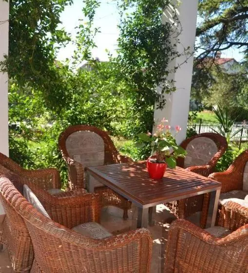 پانسیون Apartments Bertok