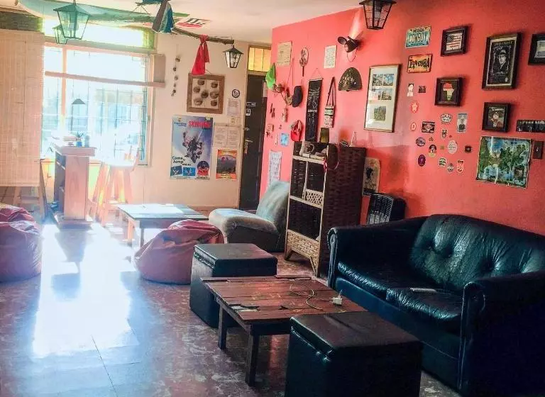 پانسیون Hostel Otro Mundo