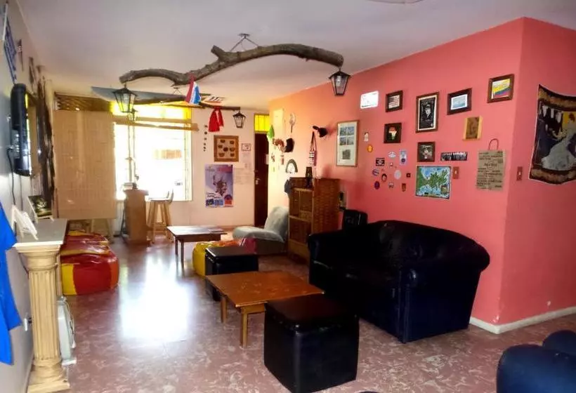 پانسیون Hostel Otro Mundo