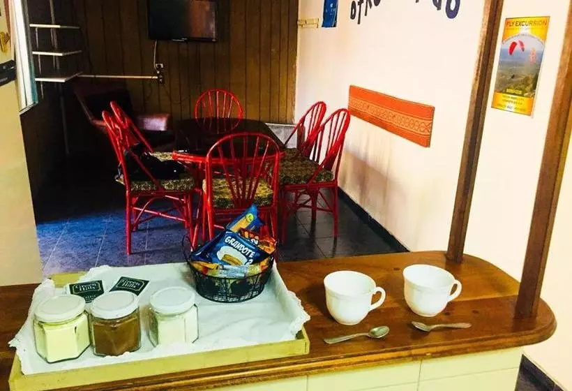 پانسیون Hostel Otro Mundo