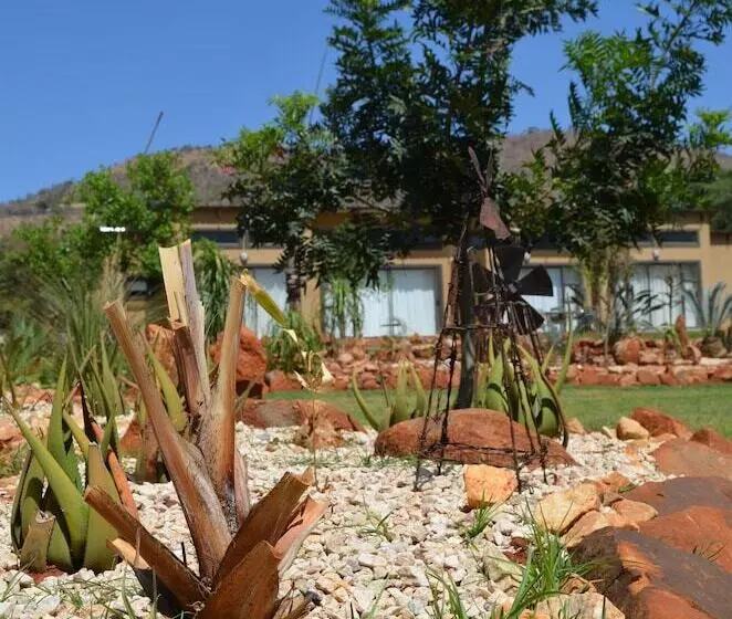 Majatalo Manor Hills Guest Lodge