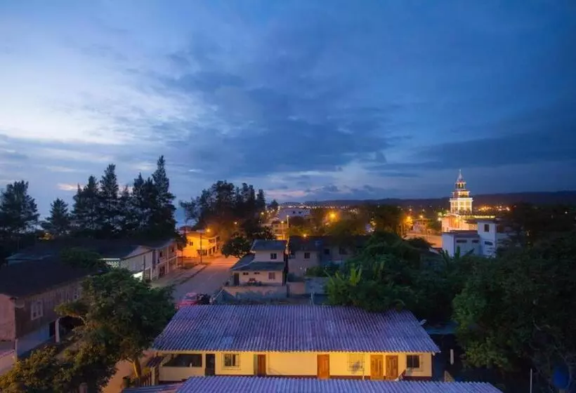 Retkeilymaja Puerta Sol Inn