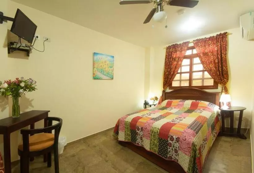 Retkeilymaja Puerta Sol Inn