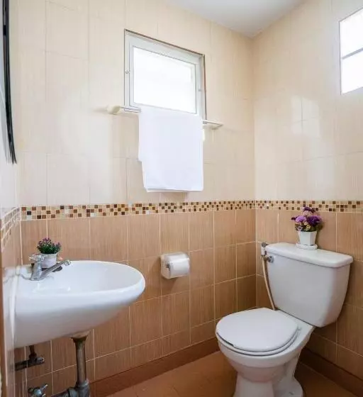 Burapha Bangsaen Garden Apartment