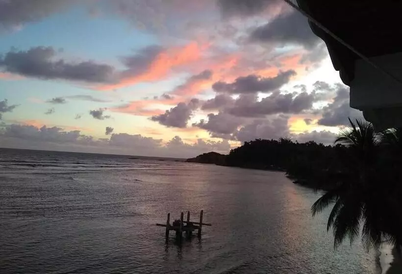 پانسیون Calibishie Sandbar