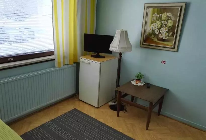 ペンション Guesthouse Outa