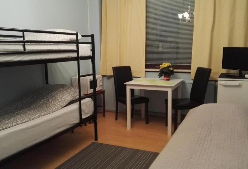 پانسیون Guesthouse Outa