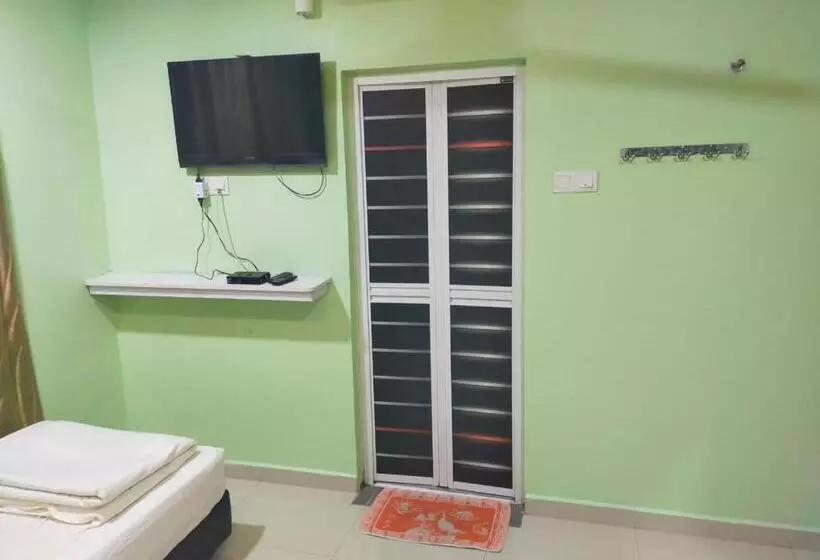 ペンション Leaf Guest House