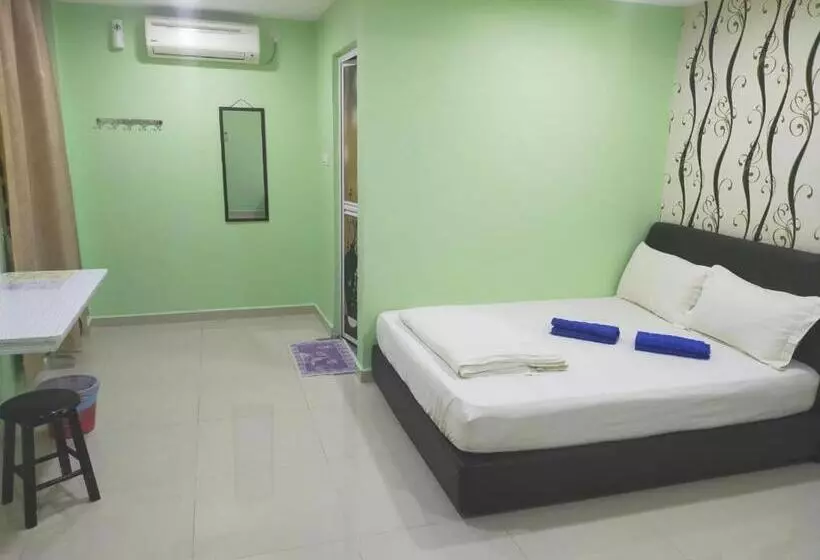 ペンション Leaf Guest House