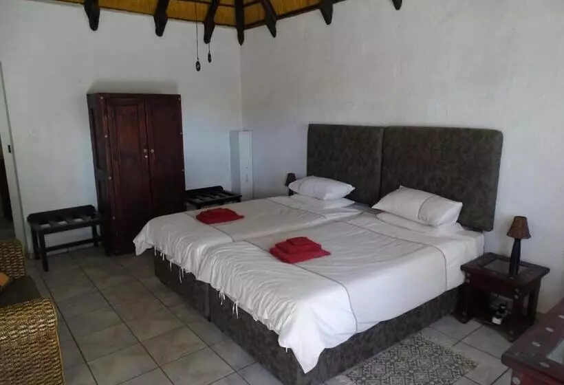 پانسیون Otjohotozu Guestfarm