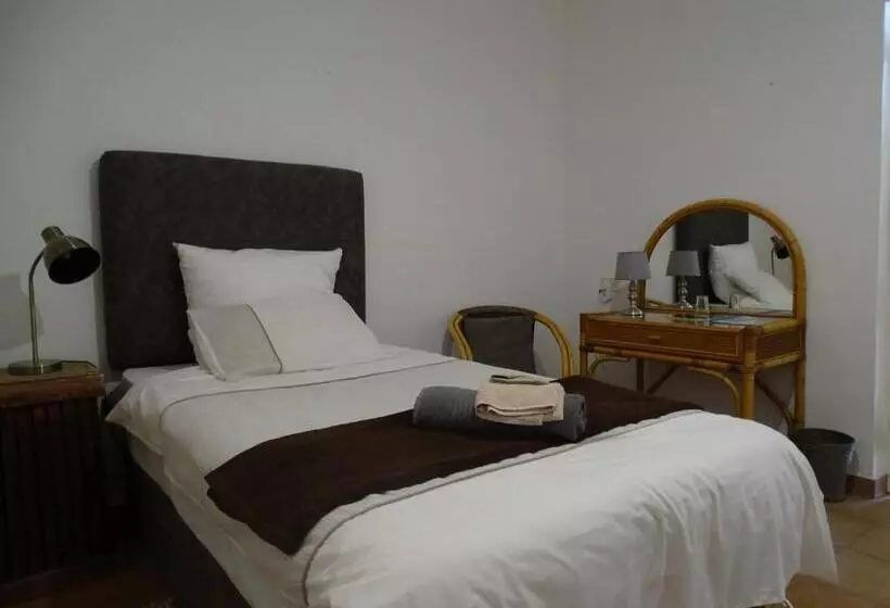 پانسیون Otjohotozu Guestfarm