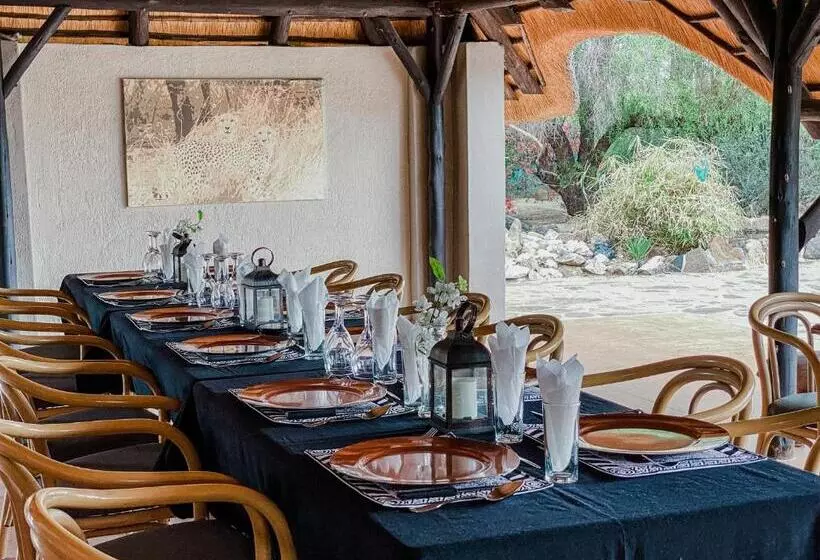 پانسیون Otjohotozu Guestfarm