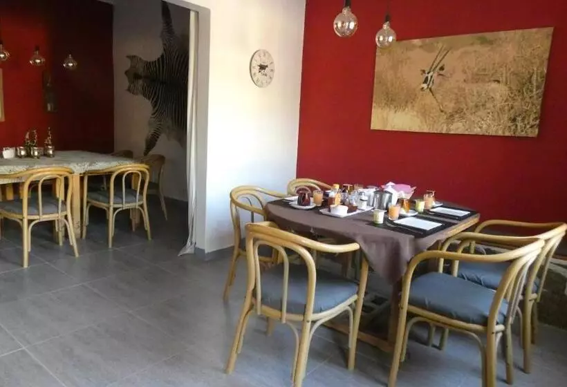 پانسیون Otjohotozu Guestfarm