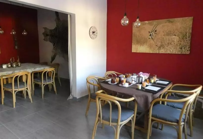 پانسیون Otjohotozu Guestfarm