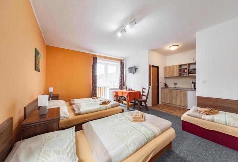 Majatalo Penzion U Hráze