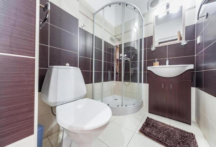 Majatalo Penzion U Hráze