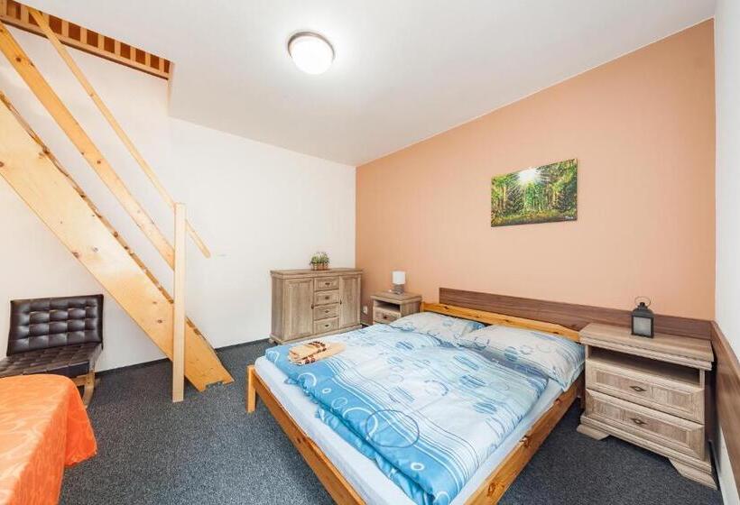 Majatalo Penzion U Hráze