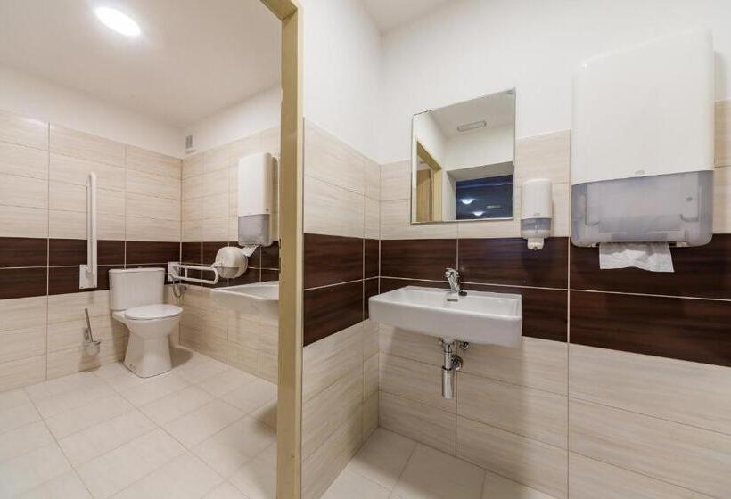 Majatalo Penzion U Hráze