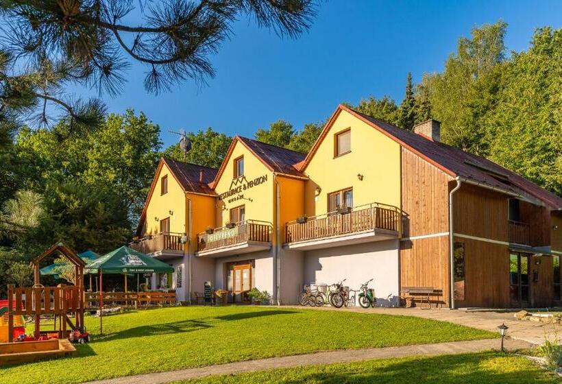 Majatalo Penzion U Hráze