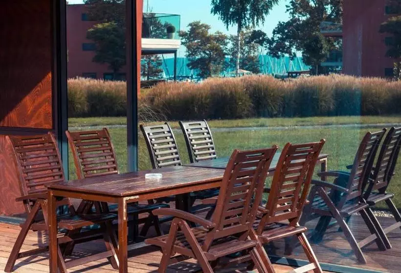 Bl Yachtclub & Apartments