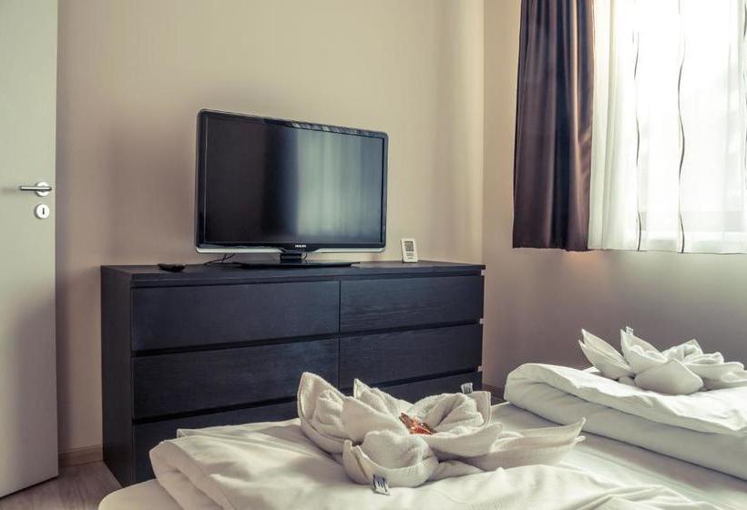 Bl Yachtclub & Apartments