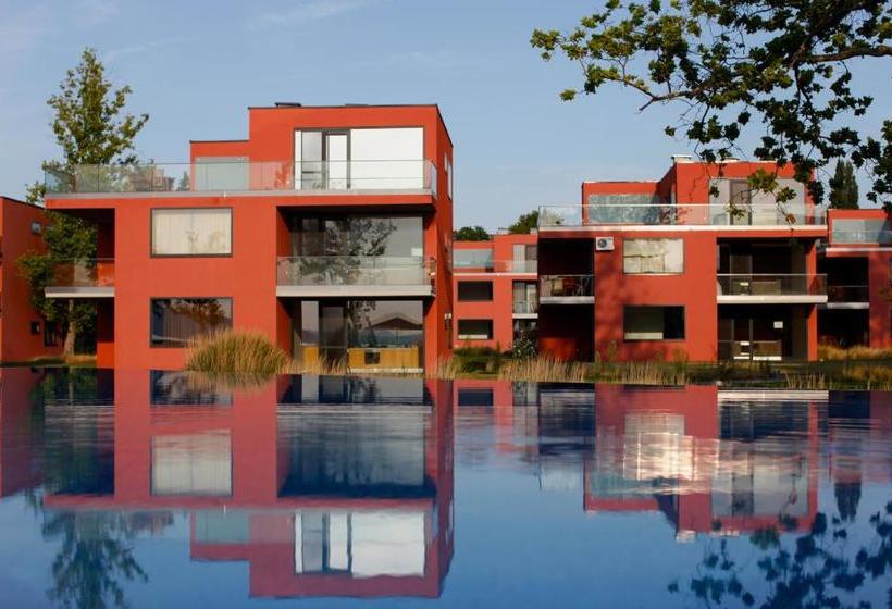 Bl Yachtclub & Apartments