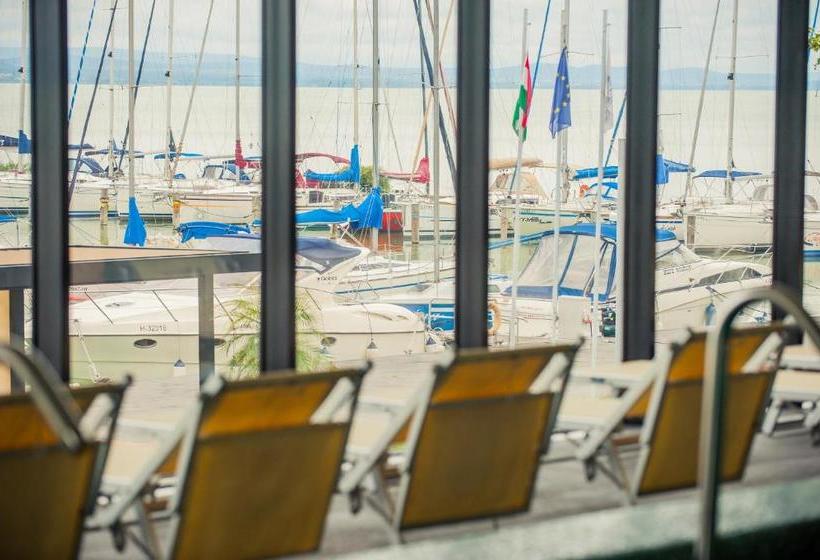 Bl Yachtclub & Apartments