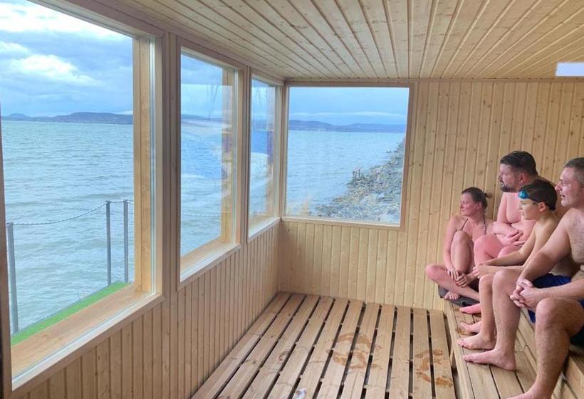 Bl Yachtclub & Apartments